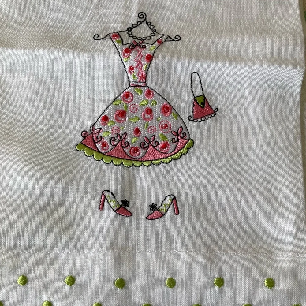 Embroidered White Guest Towels - Set of Two